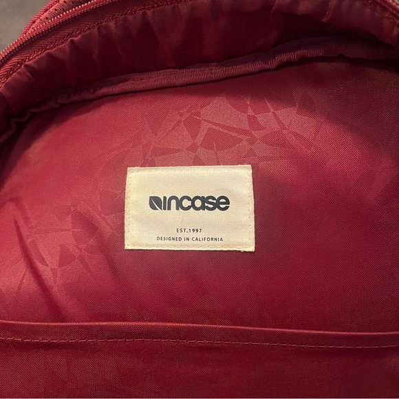 Incase Icon Laptop Backpack - Picture 5 of 9